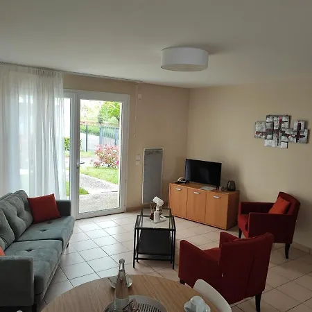 Domitys Le Jardin Des Lys Lägenhetshotell Alençon