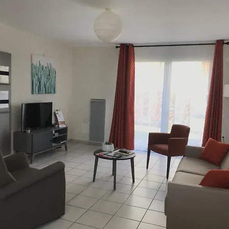 Lägenhetshotell Domitys Le Jardin Des Lys 4*