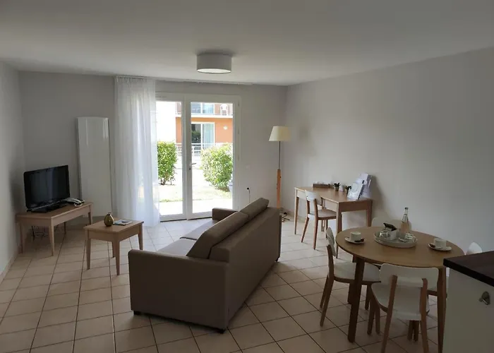 Aparthotel Domitys Le Jardin Des Lys Alençon