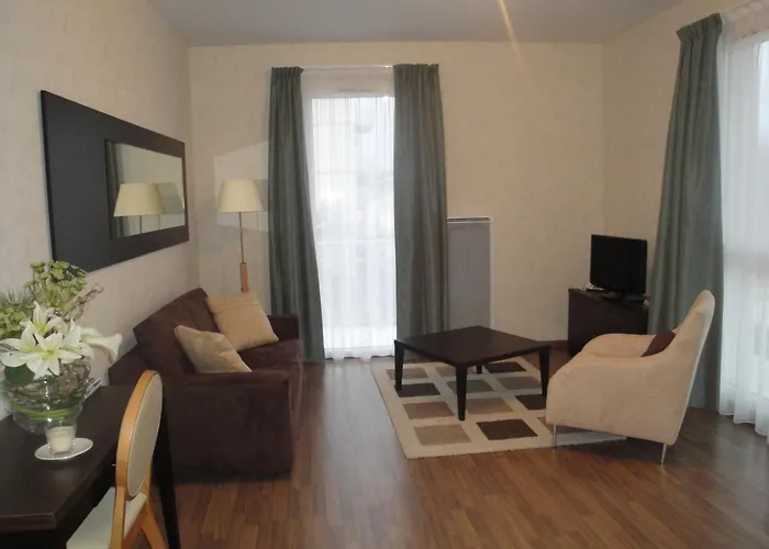 Aparthotel Domitys Le Jardin Des Lys